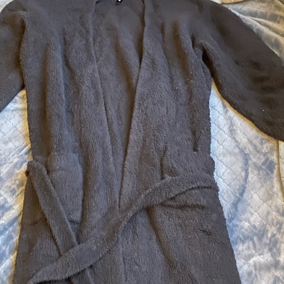 Kim Kardashian Cozy Collection - Picture 3 of 7